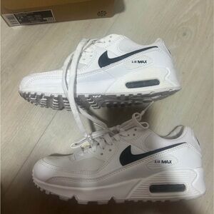 NIB Nike AirMax 90 Women’s  7.5 Men’s 6